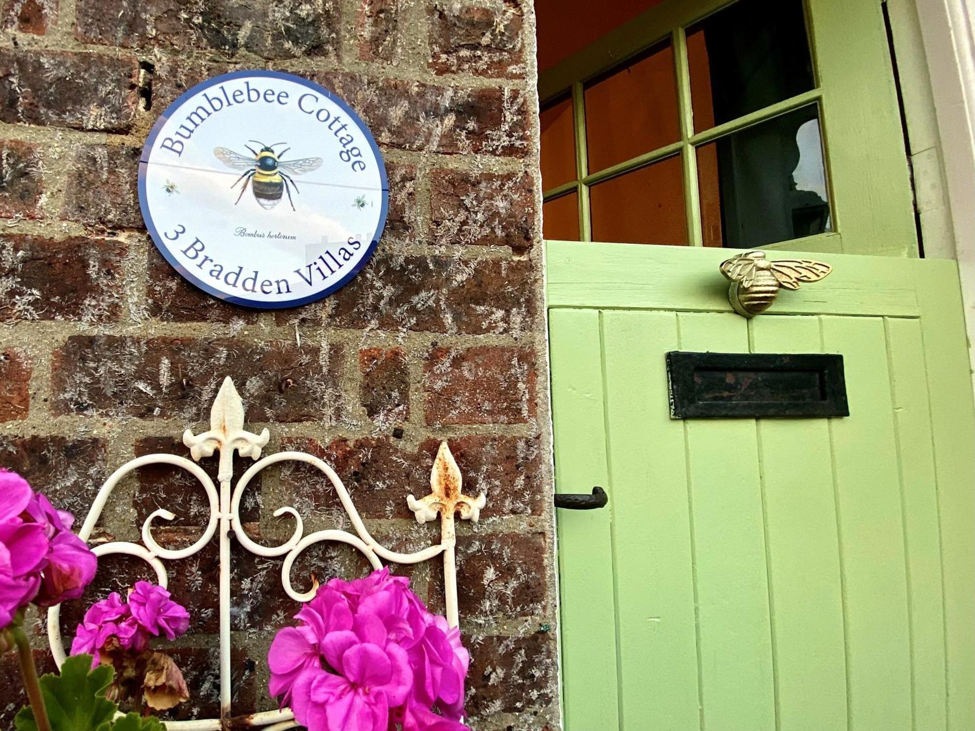 Bumblebee Cottage - Cosy Cottage In Area Of Outstanding Natural Beauty Hemel Hempstead Eksteriør bilde